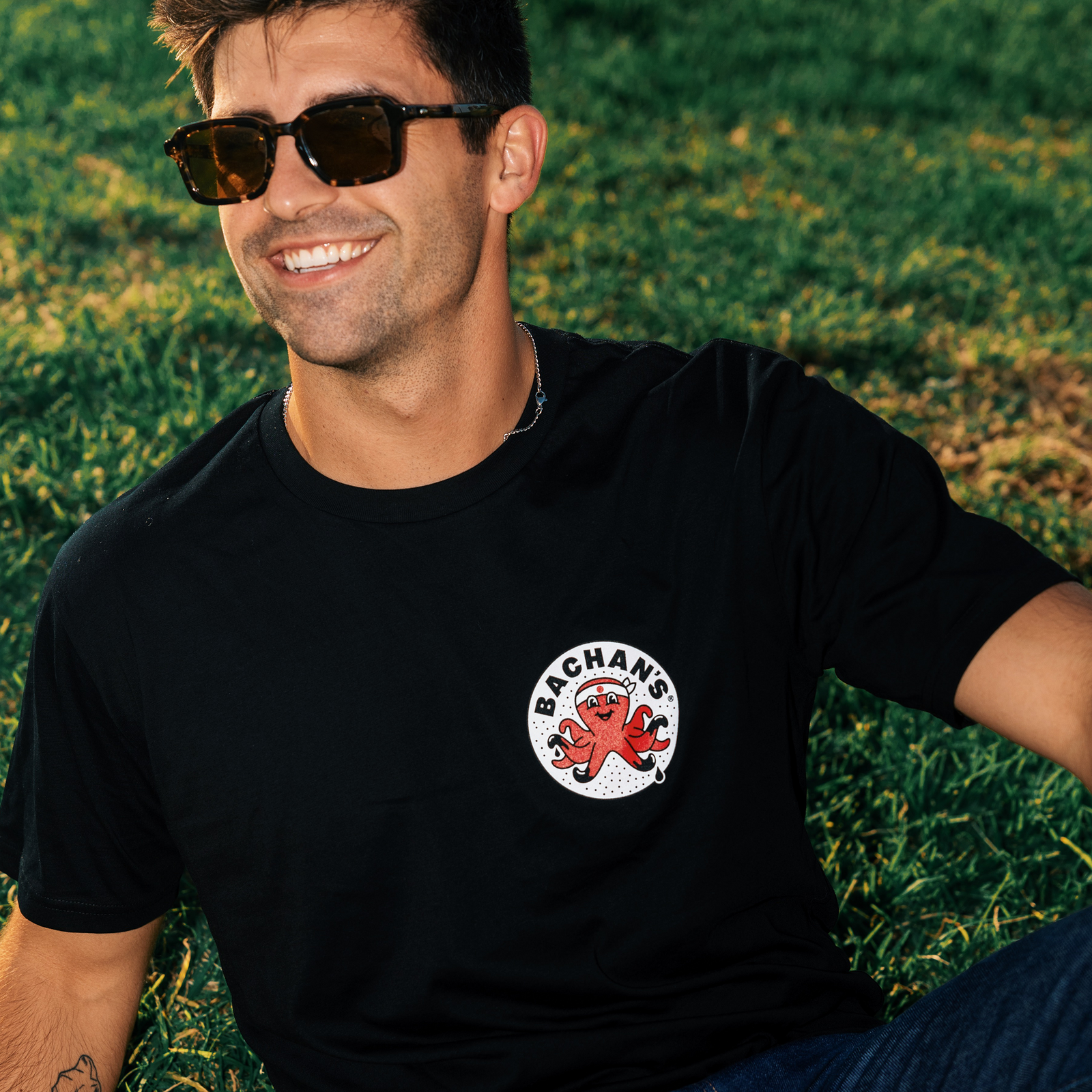 Knuckles Tee Y4