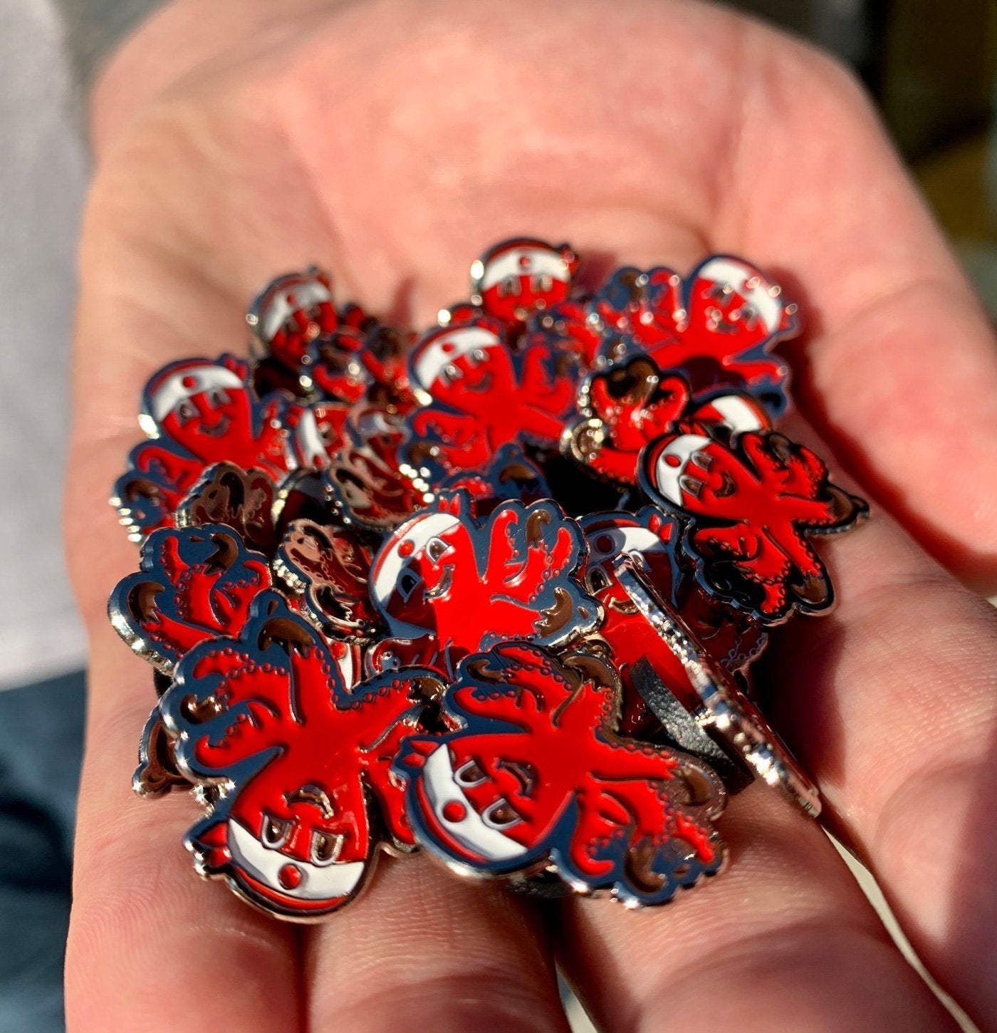 Red Octo Pin K7
